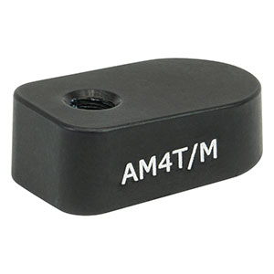 AM4T/M - 4° 角度付きブロック、M4タップ穴、M4ネジ付きポスト取付け可能(ミリ規格)