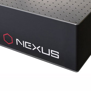 T1525P - Nexus光学テーブル、1.5 m x 2.5 m x 210 mm、M6 x 1.0取付け穴封止タイプ(ミリ規格)　