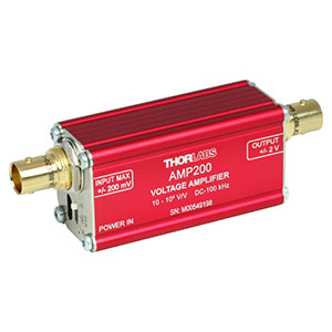 AMP200 - 電圧増幅器、利得10、100または1000 V/V(選択可能)、帯域幅100 kHz
