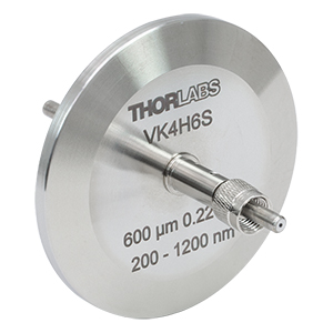 VK4H6S - KF40フランジ用ファイバーフィードスルー、高OH、コア径Ø600 µm、200～1200 nm、NA0.22、SMA