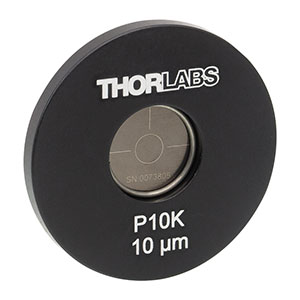 P10K - Ø25.4 mm(Ø1インチ)マウント付きピンホール、ピンホール径10 ± 1 µm、ステンレススチール製