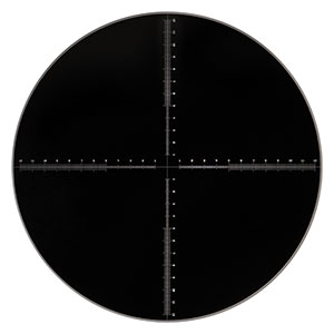 R1DS3N2 - 目盛付き十字線レチクル、ネガ型、目盛間隔10 µm/100 µm/1 mm、Ø25.4 mm(Ø1インチ)、UVFS製